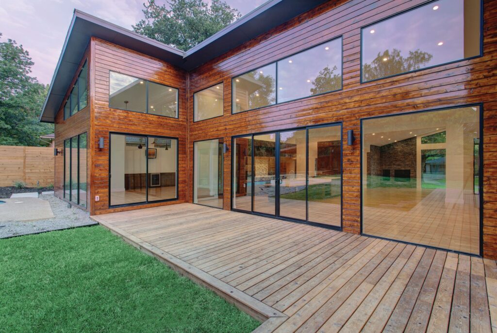 Milgard A250 clear anodized aluminum window featuring modern ultra-slim frames and large glass pane.